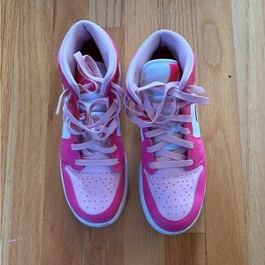 Air Jordan 1 Mid Fierce Pink Nike - Big Kids Size 6